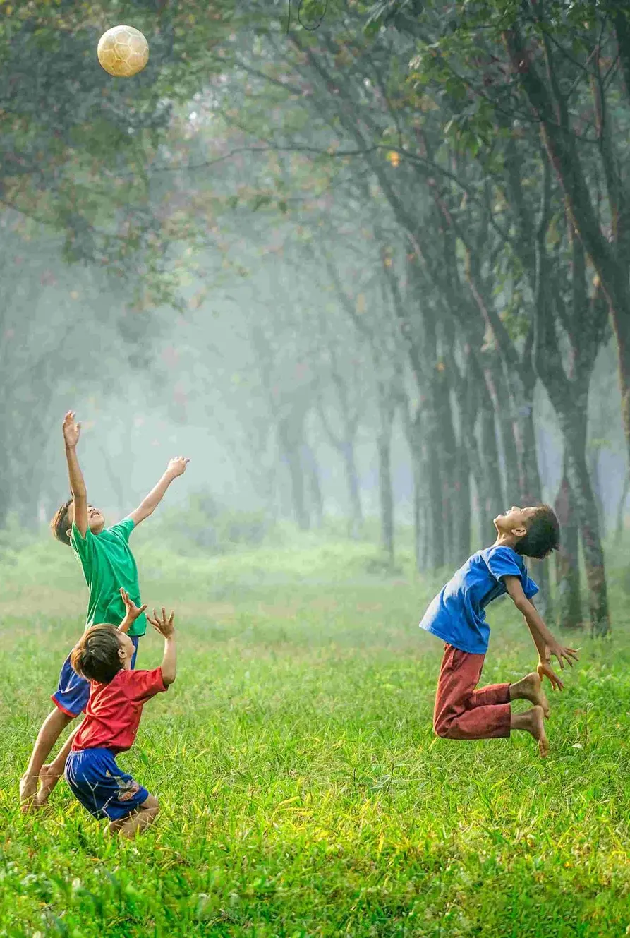 enfants heureux et épanouis